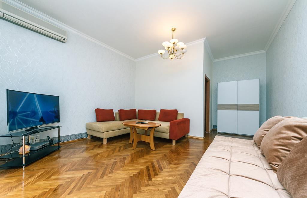 Apartment Arena City Киев Екстериор снимка