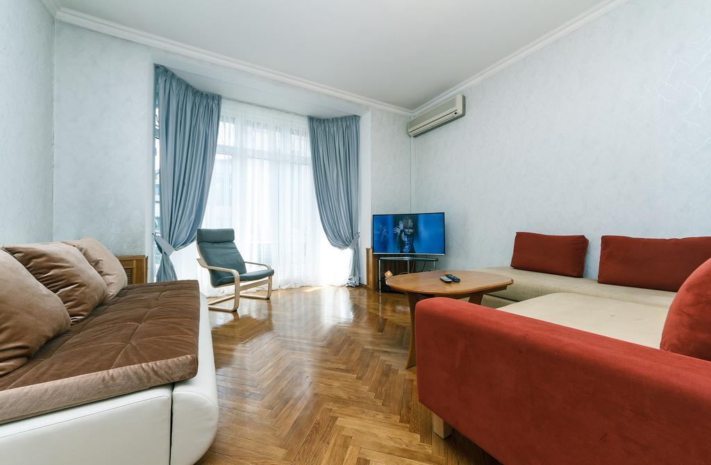Apartment Arena City Киев Екстериор снимка