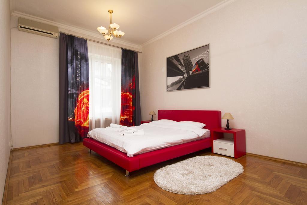 Apartment Arena City Киев Екстериор снимка