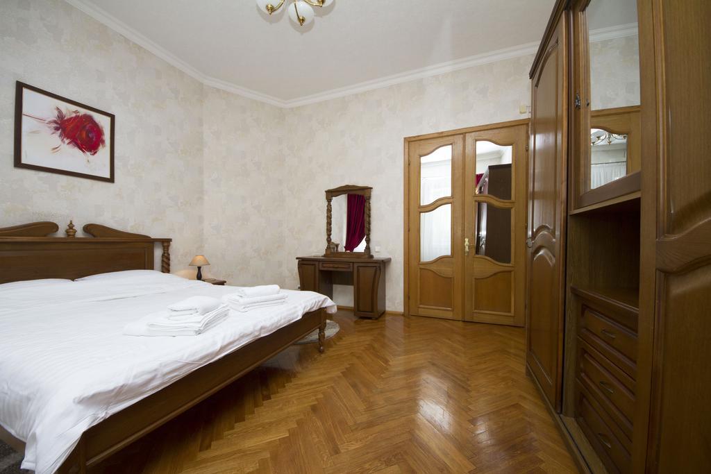 Apartment Arena City Киев Екстериор снимка